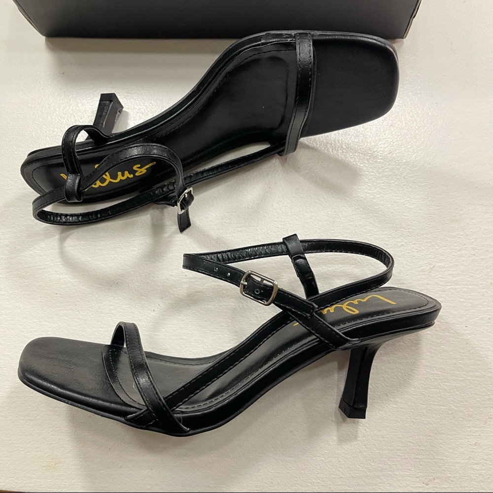 Lulu’s strappy sandal heeled 👠 - Picture 4 of 7